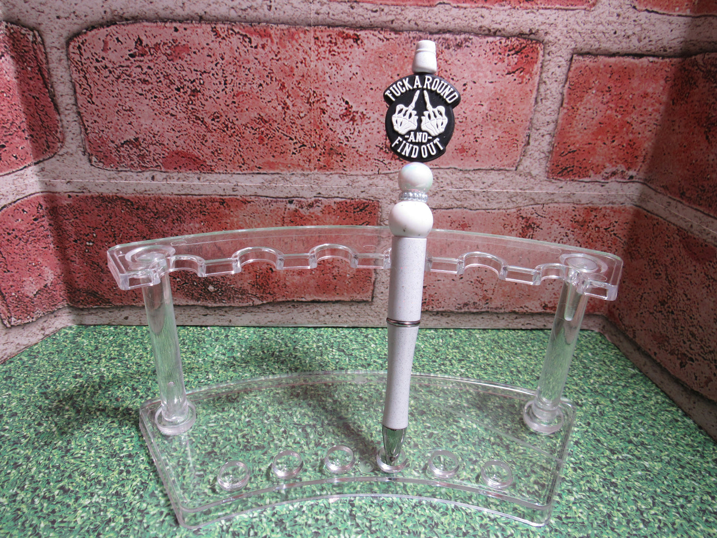Skull Fingers Pen